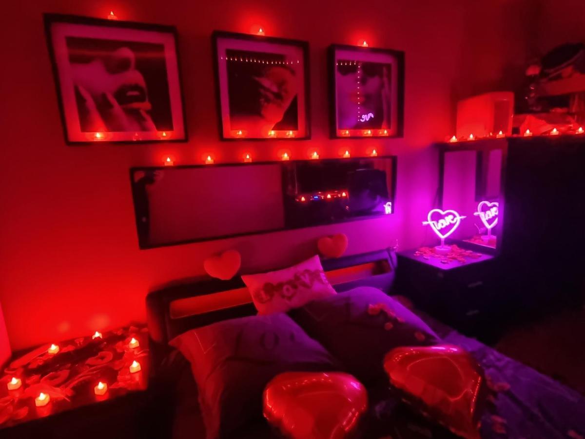Love Room Sexy Love Cosy Lib Proche Centre Gare A Pied Aulnay-sous-Bois Kültér fotó
