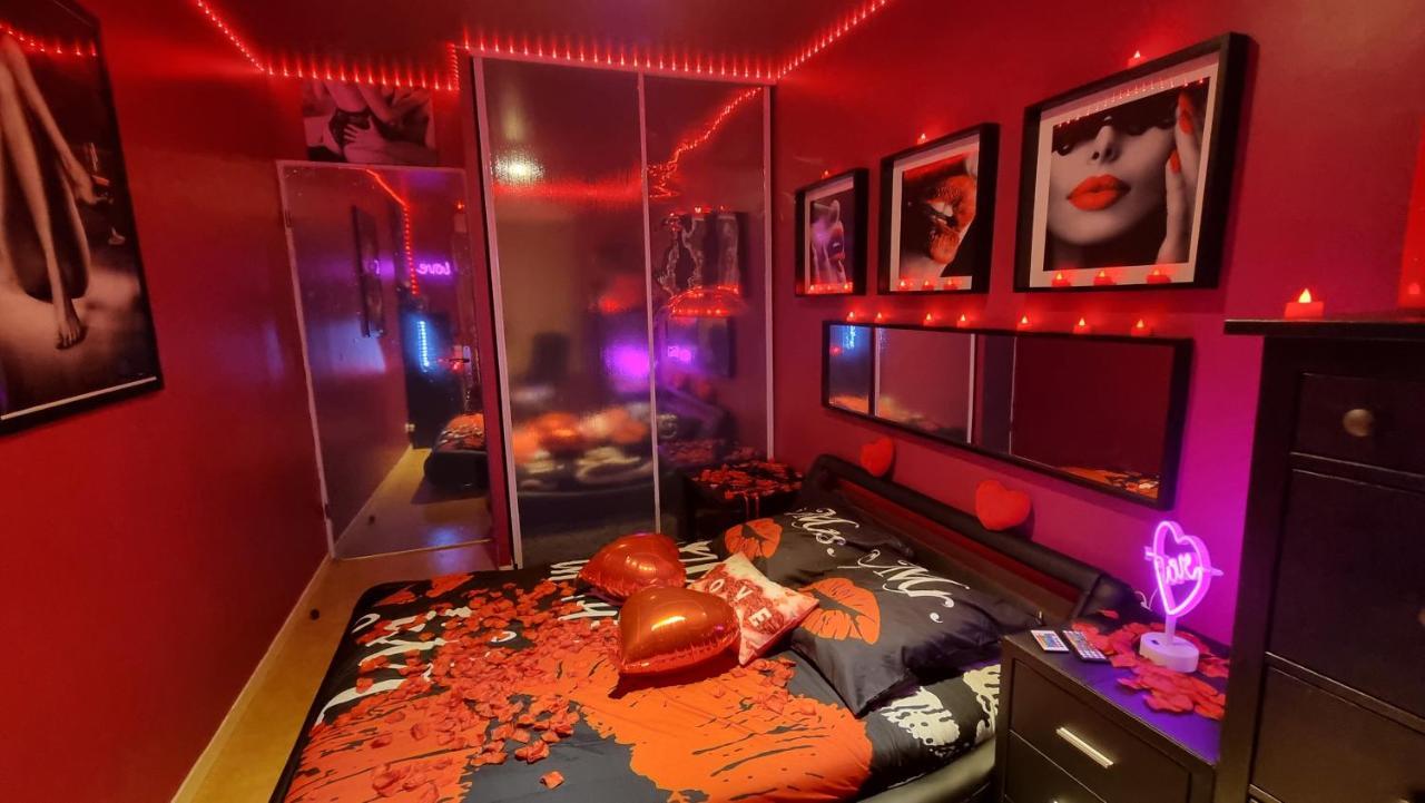 Love Room Sexy Love Cosy Lib Proche Centre Gare A Pied Aulnay-sous-Bois Kültér fotó